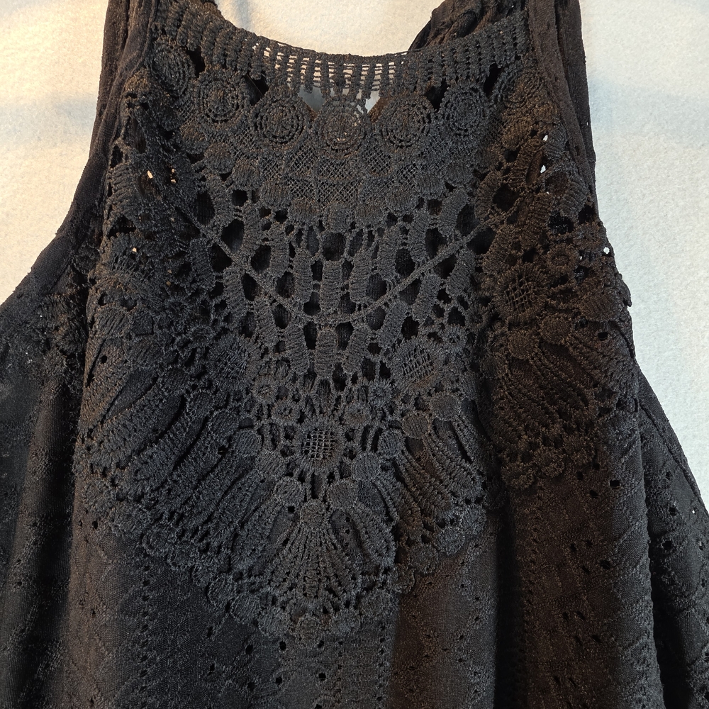Womens Eyelet Halter Dress Size Large NWOT - Picture 2 of 8